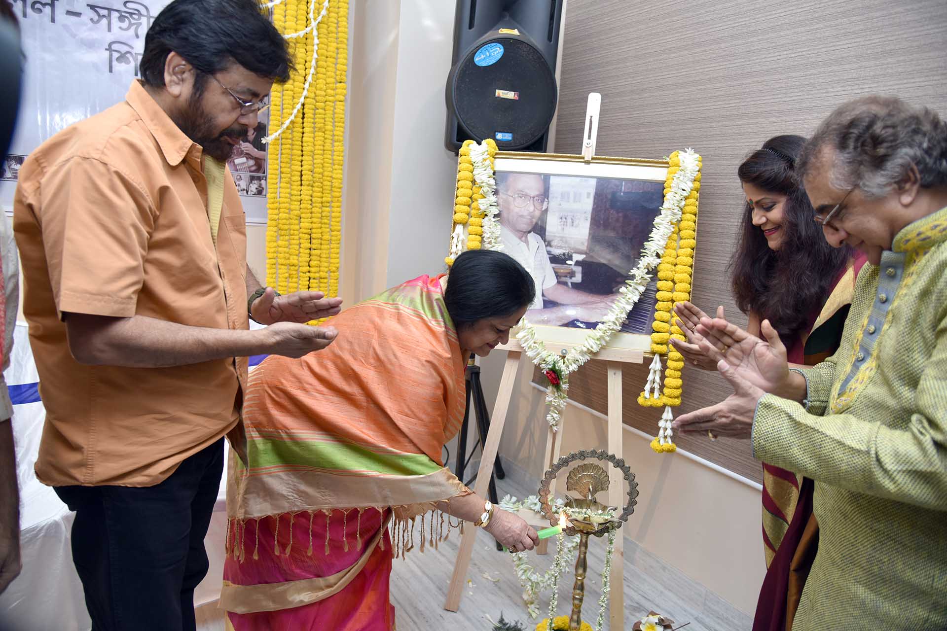 Smt Haimanti Shukla lighting the pradeep